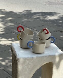 365 COLOURED HANDLE mug